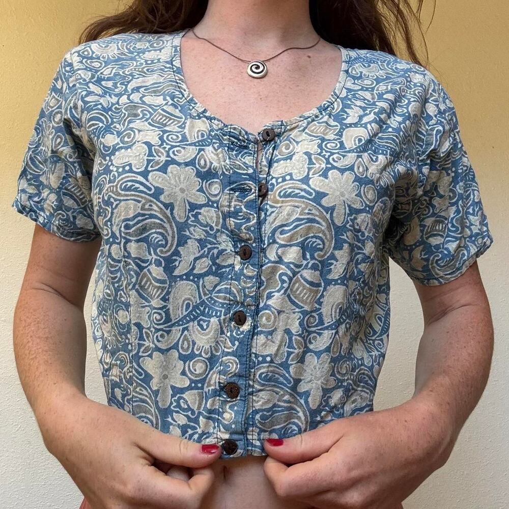 Batik pattern cropped button up - Picture 5 of 7